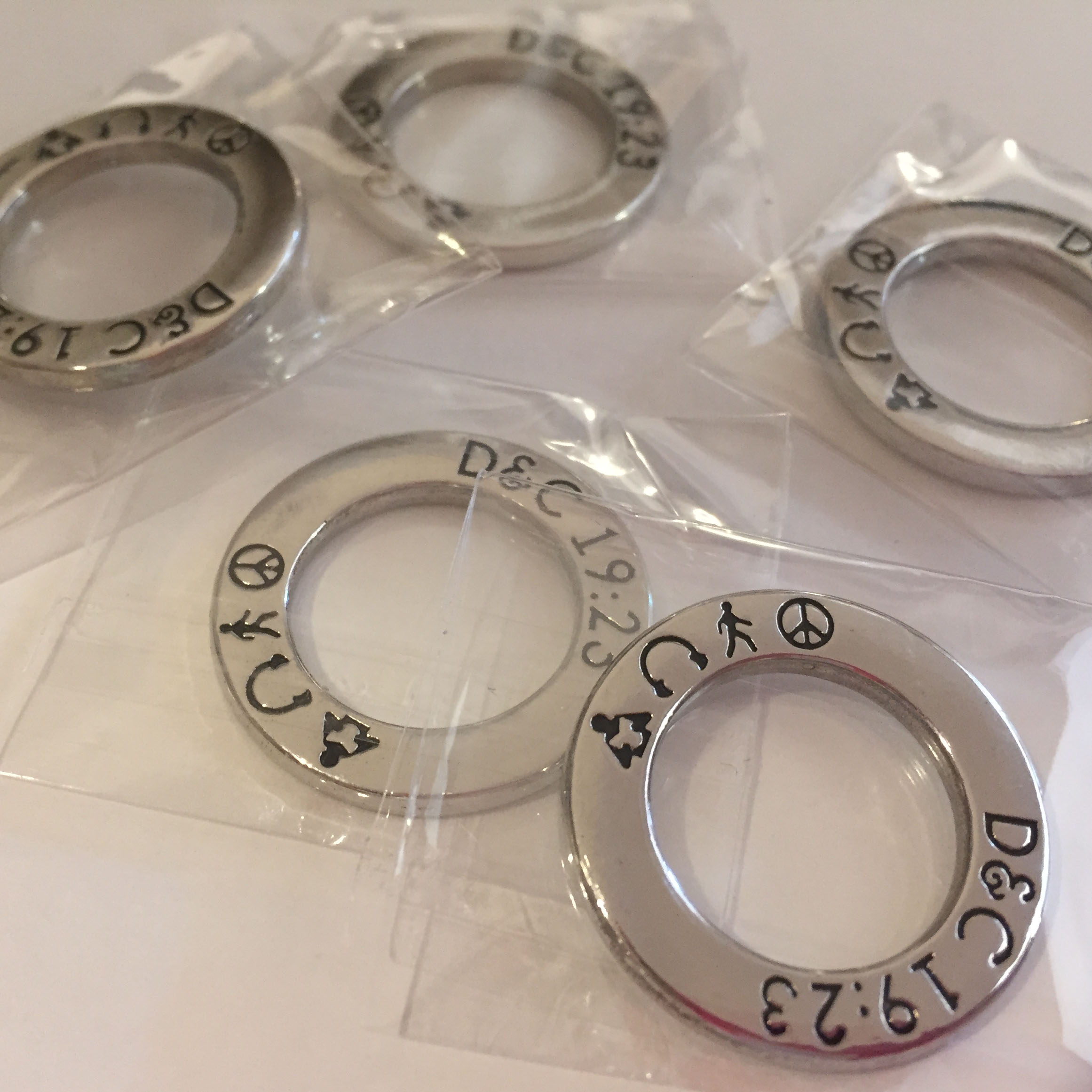 2018-symbols-donut-charm7